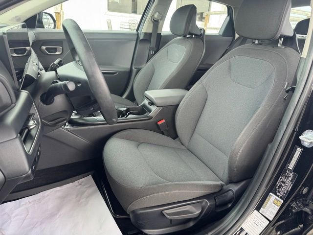 Used 2025 Kia K4 LXS image 17
