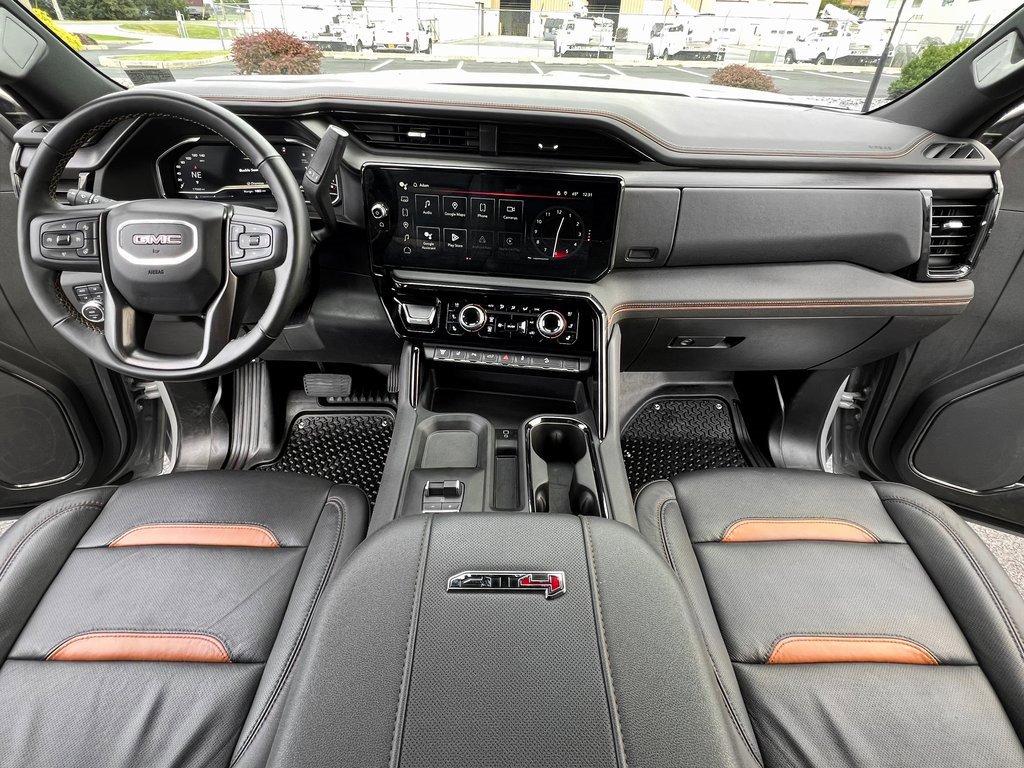 Used 2025 GMC Sierra 2500 AT4 image 4