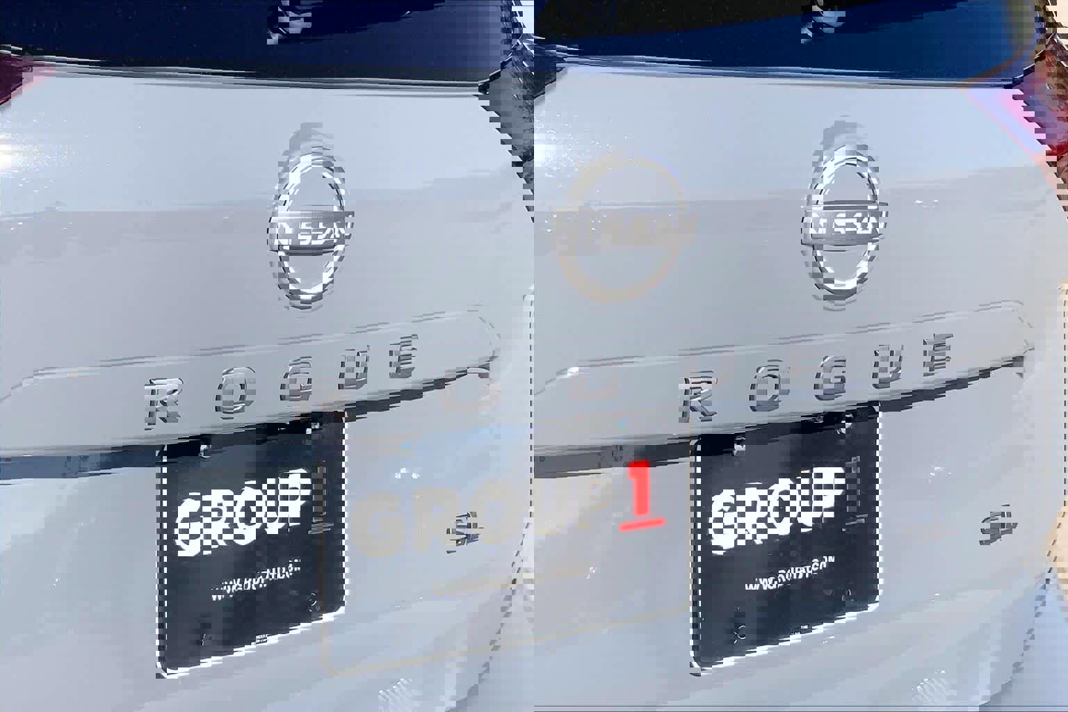 Used 2025 Nissan Rogue SL image 31