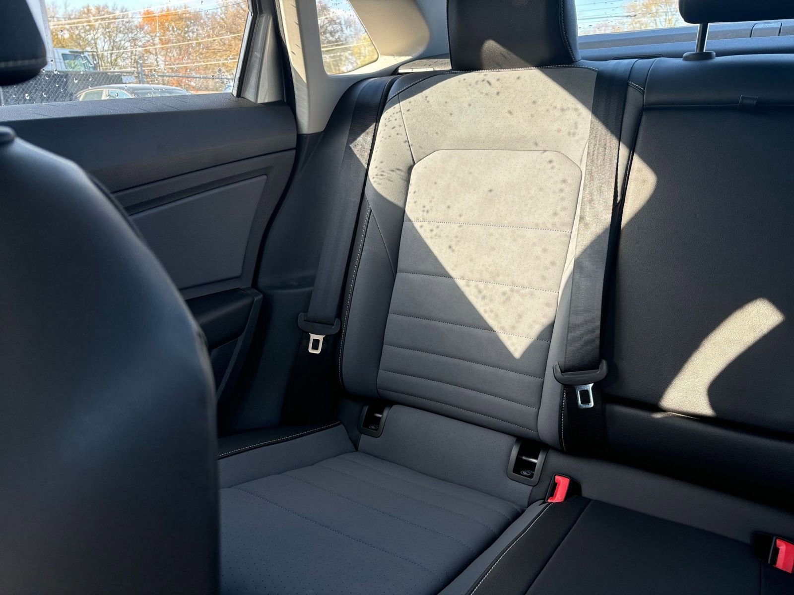 Used 2025 Volkswagen Jetta SE image 38