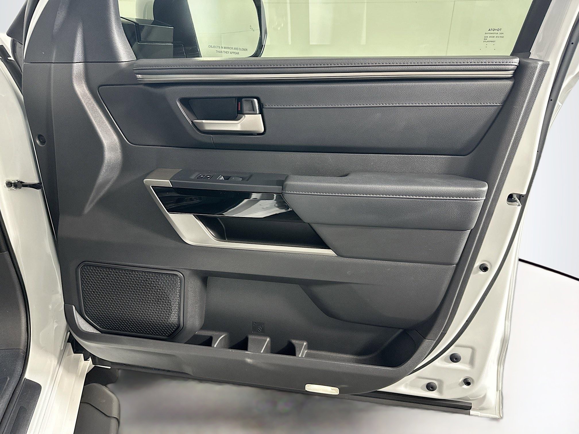 Used 2025 Toyota Tundra Limited image 34