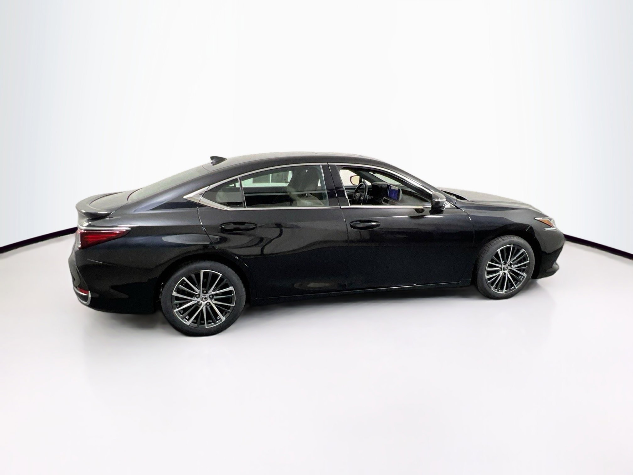 Used 2023 Lexus ES 300h w/ Premium Package image 4