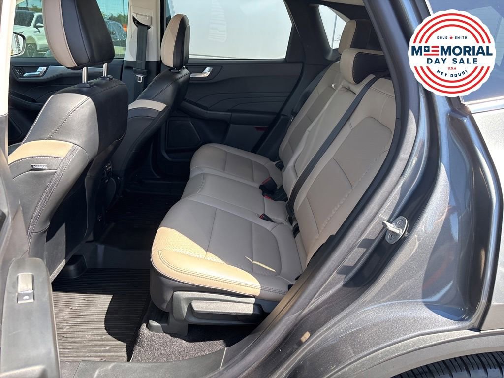 Used 2022 Ford Escape Titanium FWD image 13