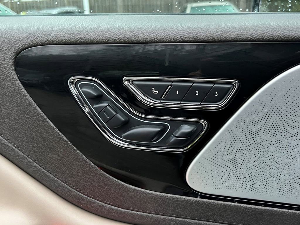 Used 2022 Lincoln Aviator Reserve w/ Equipment Group 201A image 29