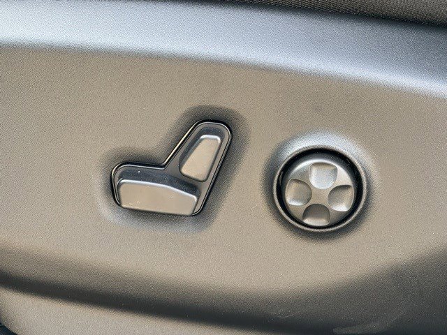 New 2026 Chrysler Pacifica Select image 12