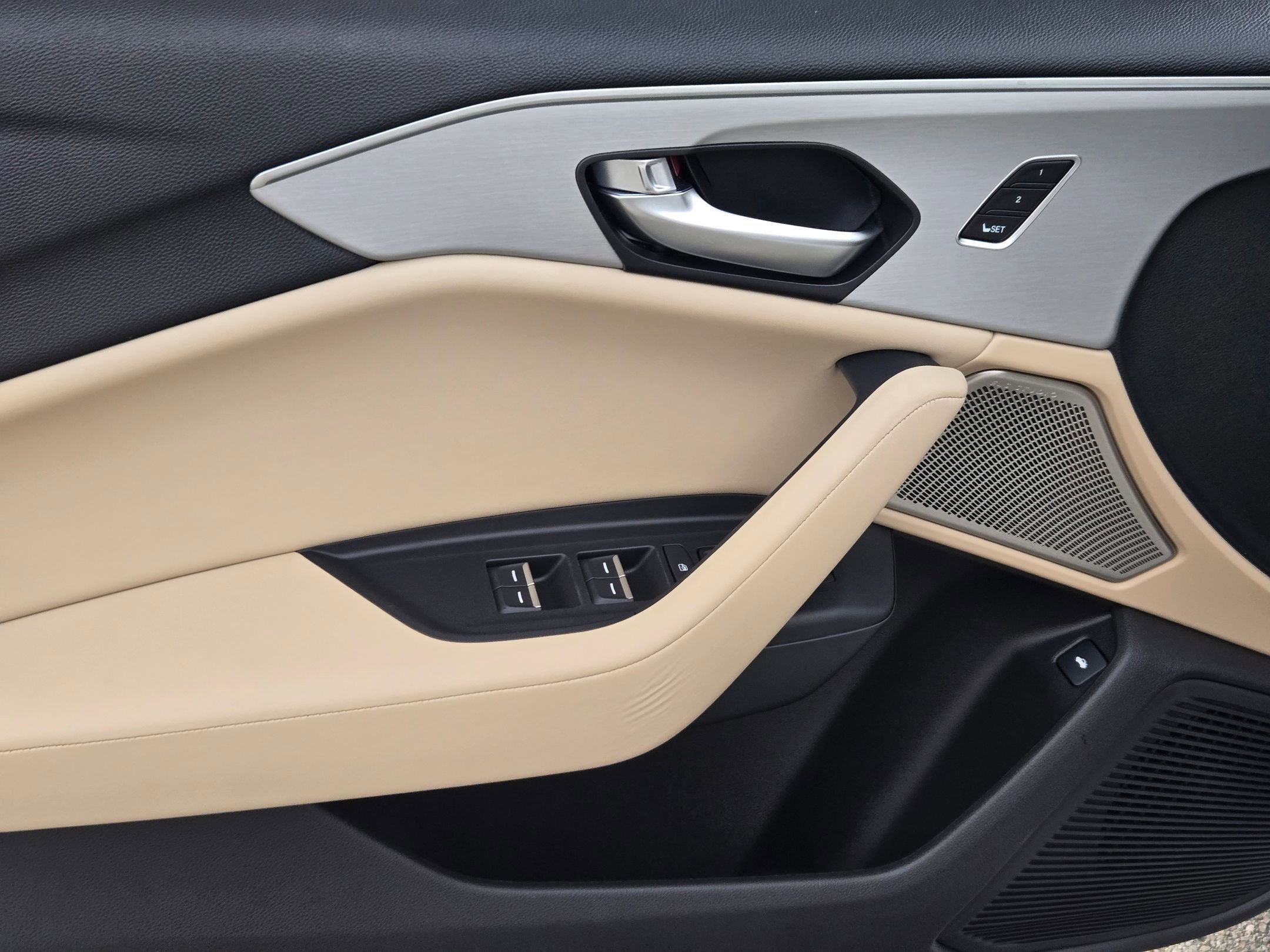 Certified 2025 Acura TLX w/ Technology Package image 11