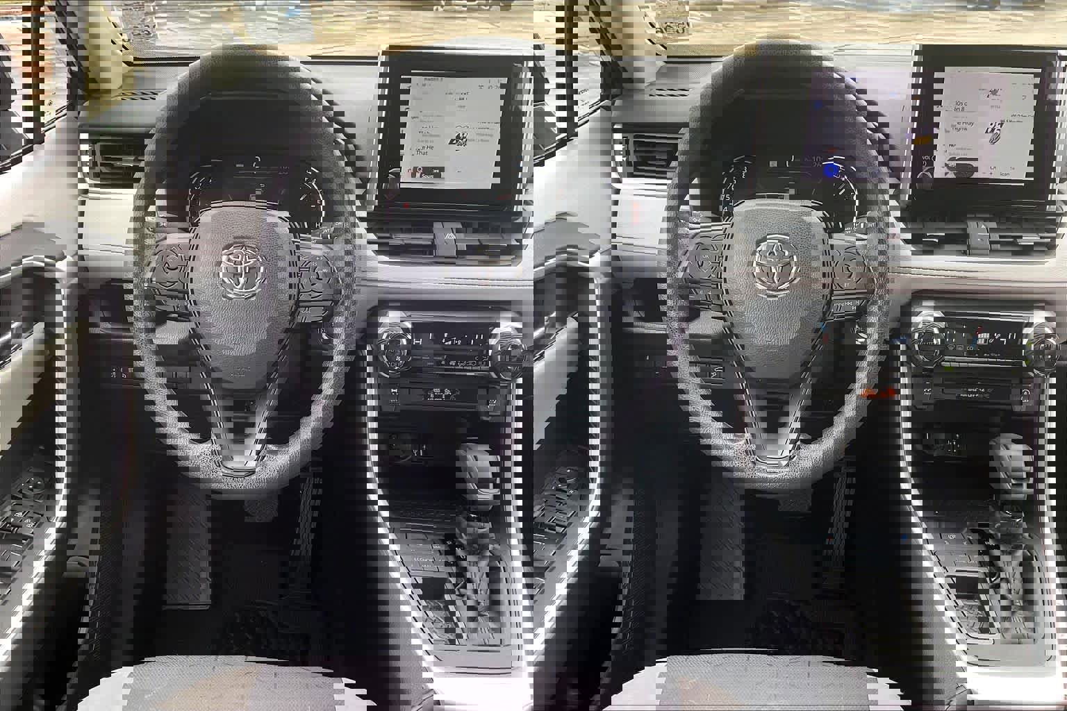 Used 2024 Toyota RAV4 XLE image 5