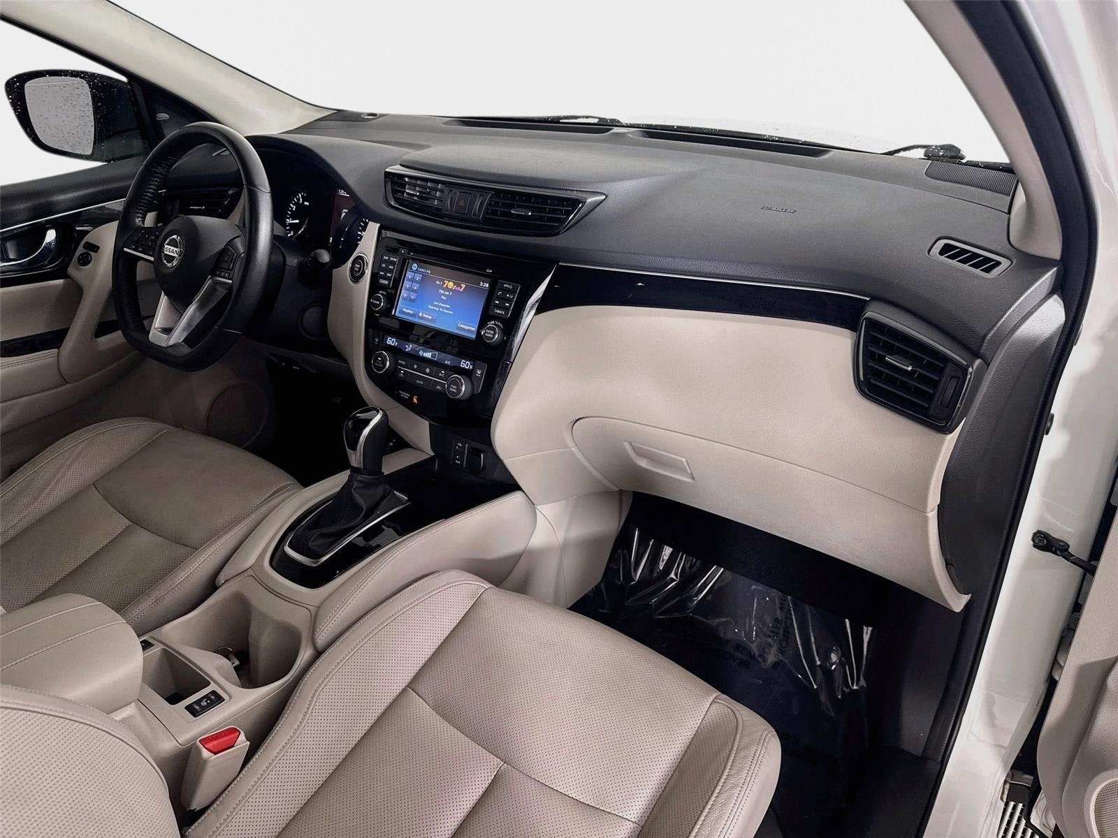 Certified 2018 Nissan Rogue Sport SL w/ SL Premium Package FWD image 30