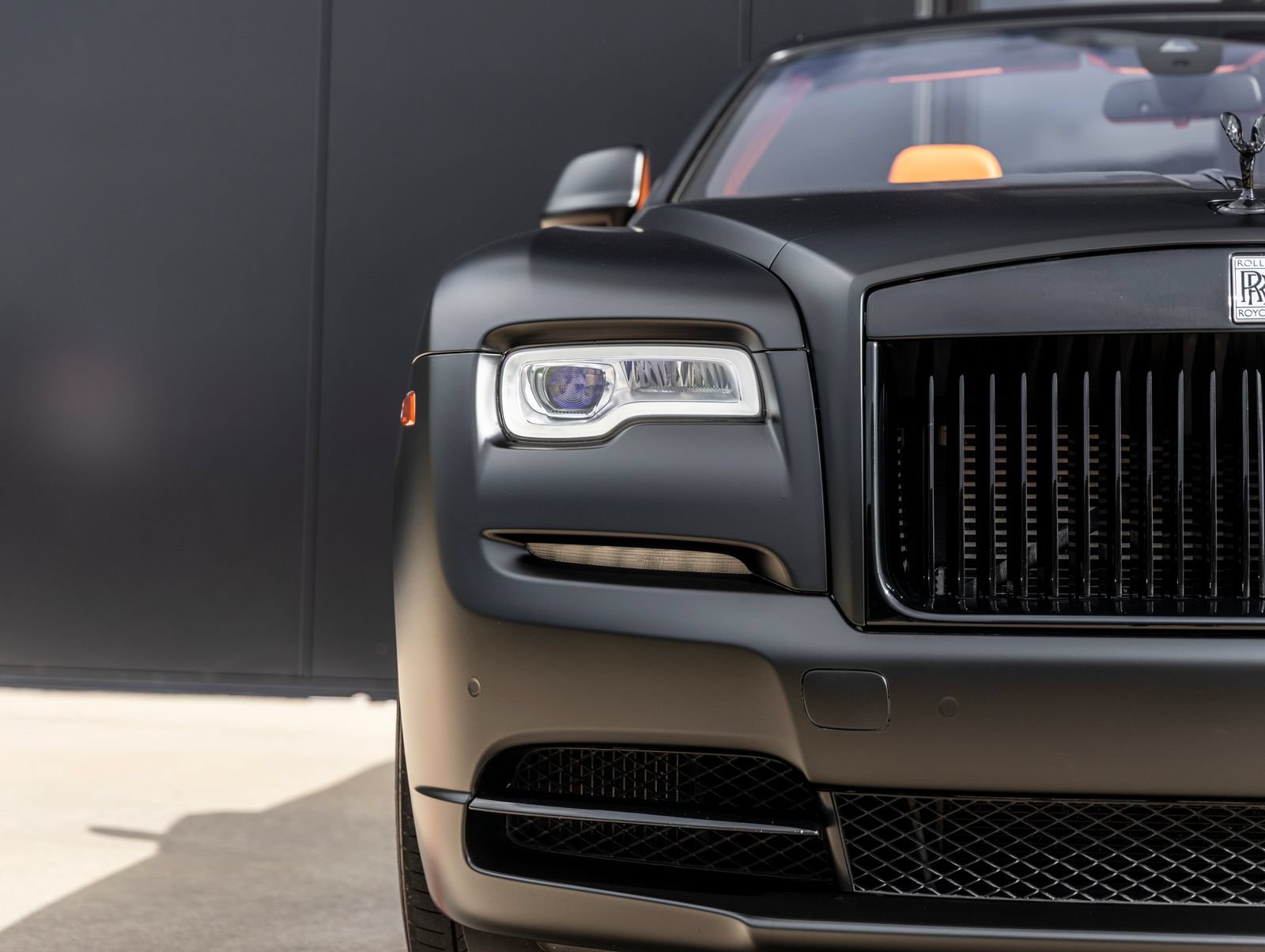 Used 2016 Rolls-Royce Dawn RWD image 23