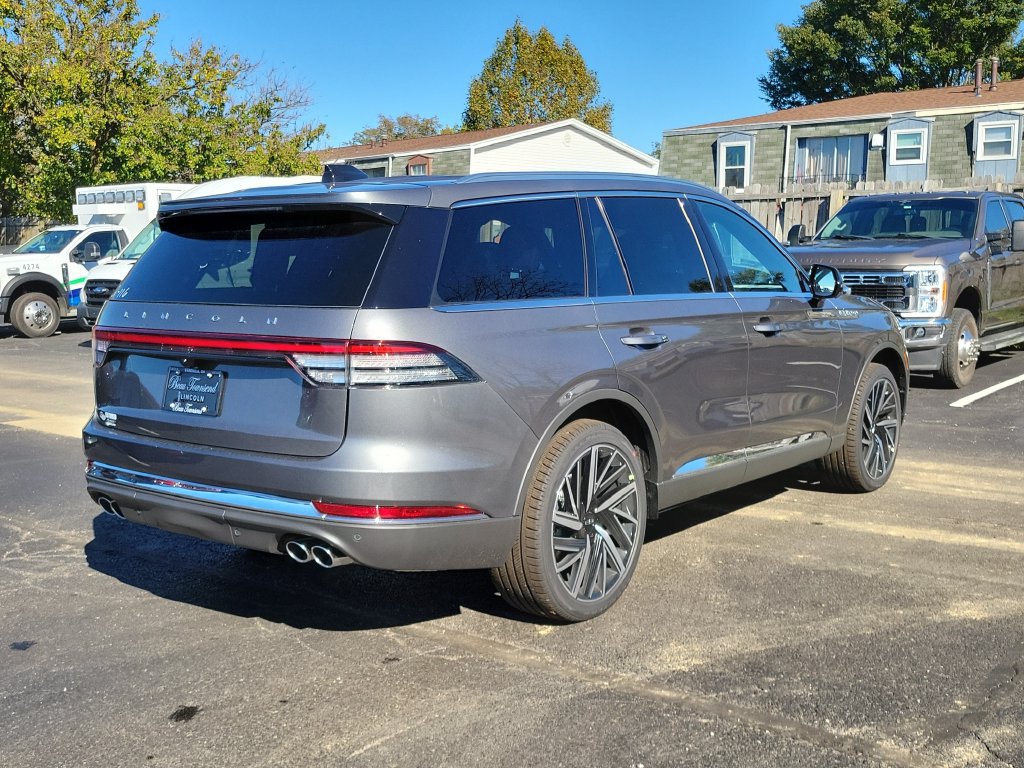 New 2027 Lincoln Aviator Reserve AWD/4WD image 4