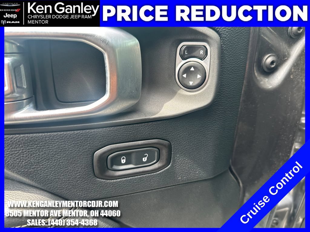 Used 2018 Jeep Wrangler Unlimited Sahara w/ Uconnect 4C Nav & Sound Group AWD/4WD image 11