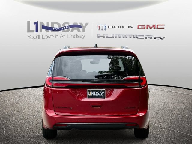 Used 2025 Chrysler Pacifica Limited FWD image 4