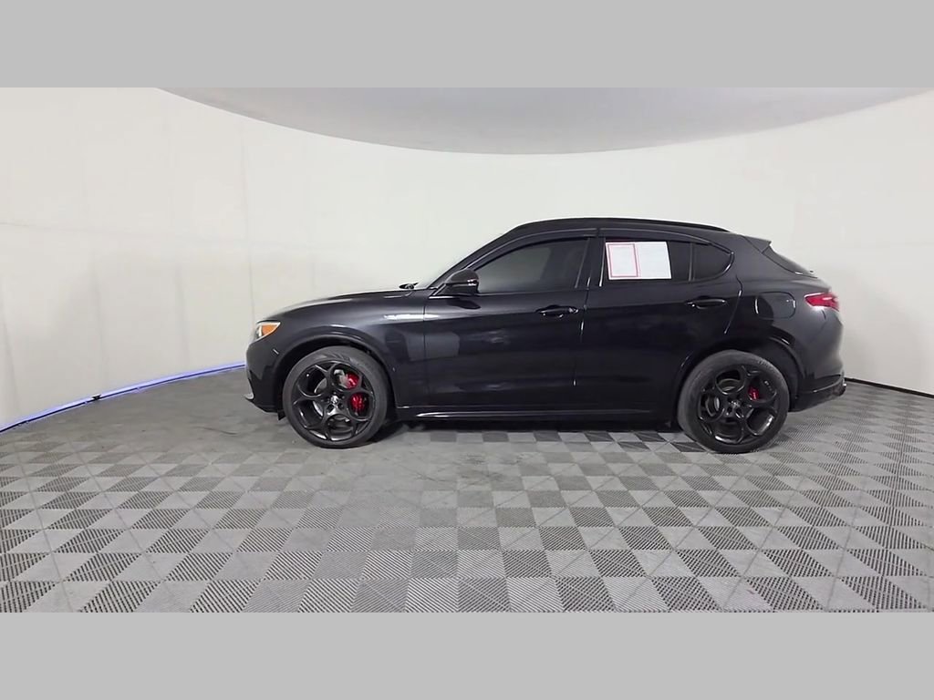 Used 2022 Alfa Romeo Stelvio Veloce AWD/4WD image 46