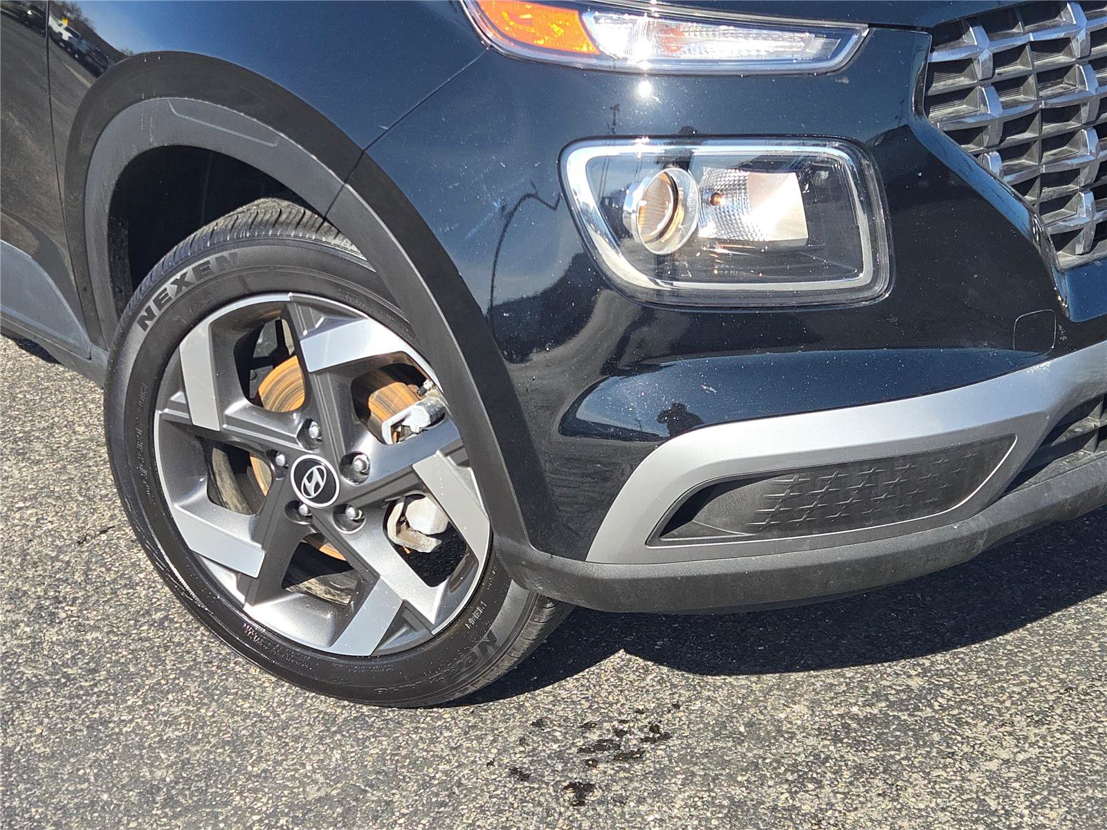 Used 2025 Hyundai Venue SEL image 3