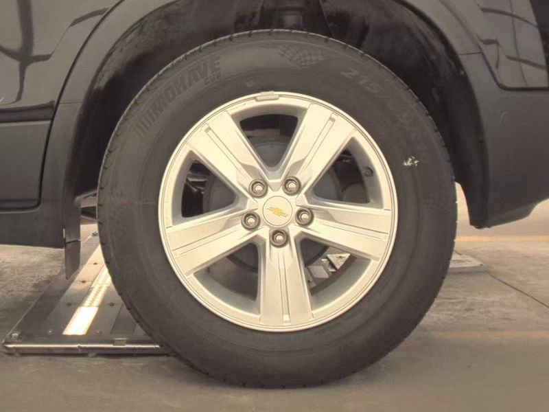 Used 2019 Chevrolet Trax LT w/ LT Convenience Package image 12