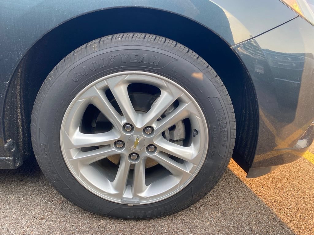 Used 2018 Chevrolet Cruze LT w/ Convenience Package FWD image 5