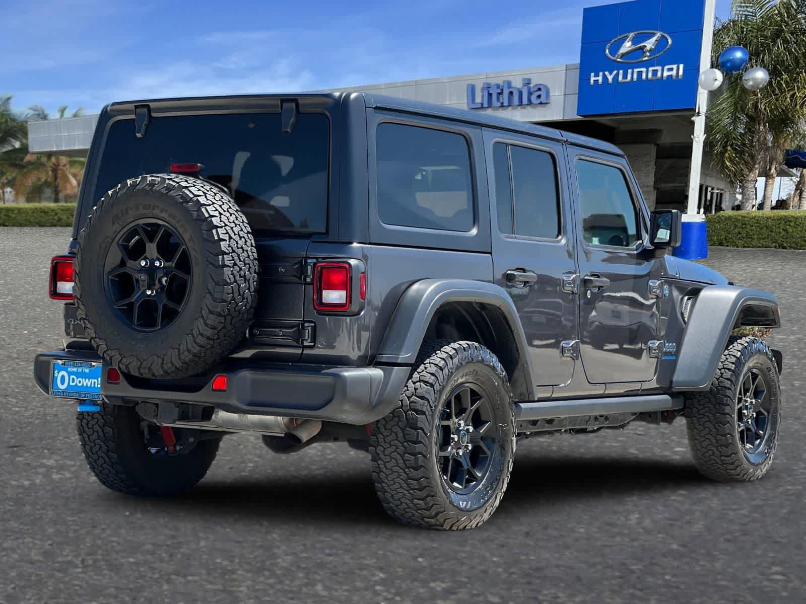 Used 2024 Jeep Wrangler Unlimited AWD/4WD image 3
