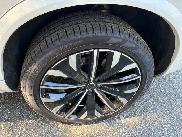 New 2026 Volvo XC90 B6 Plus w/ Protection Package Premier AWD/4WD image 14