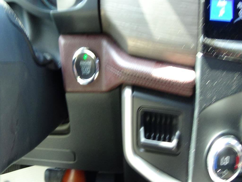 Used 2024 Ford Expedition Limited AWD/4WD image 30