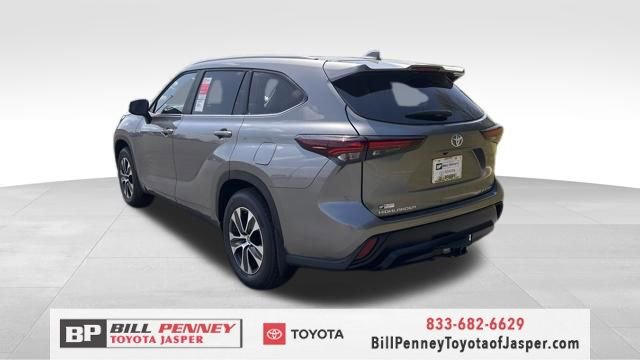 New 2026 Toyota Highlander XLE image 3