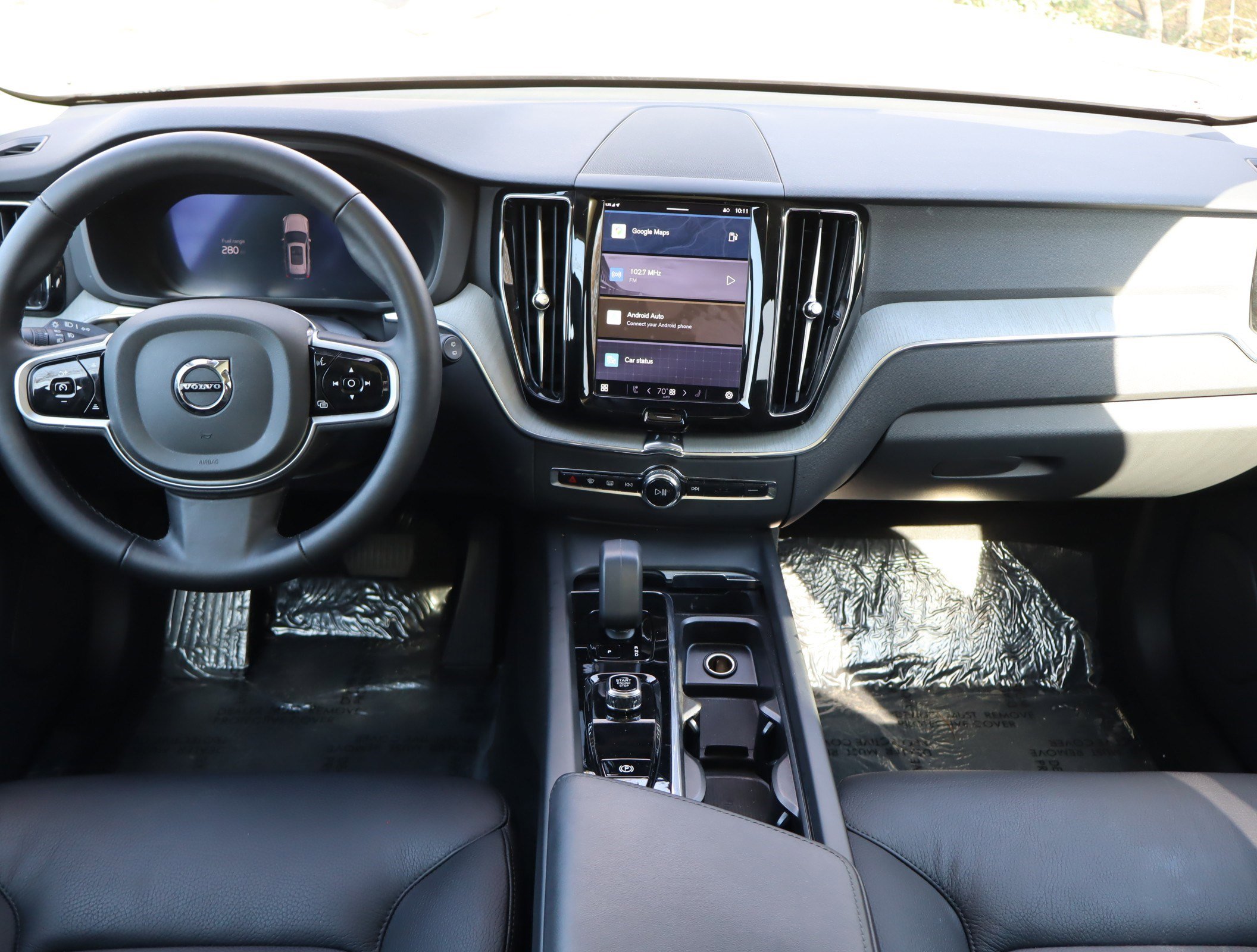 Used 2025 Volvo XC60 B5 Plus image 20