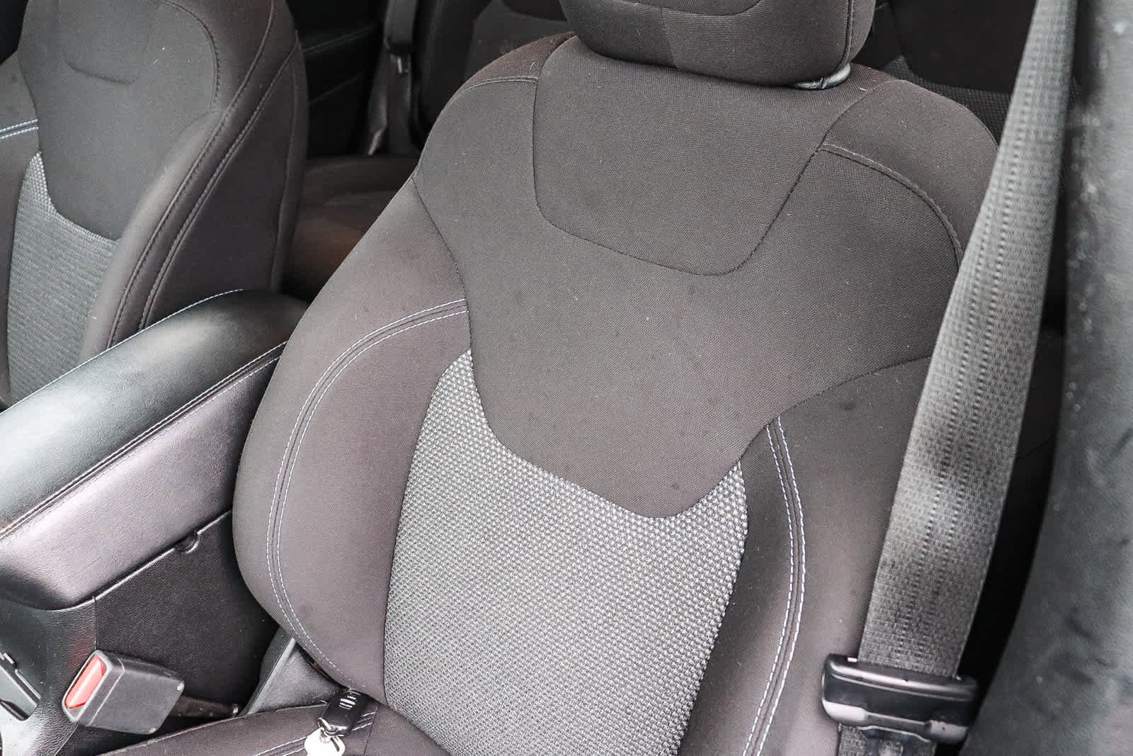 Used 2019 Jeep Cherokee Latitude w/ Popular Appearance Group image 25