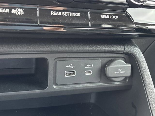 Used 2025 Honda Pilot Elite image 40