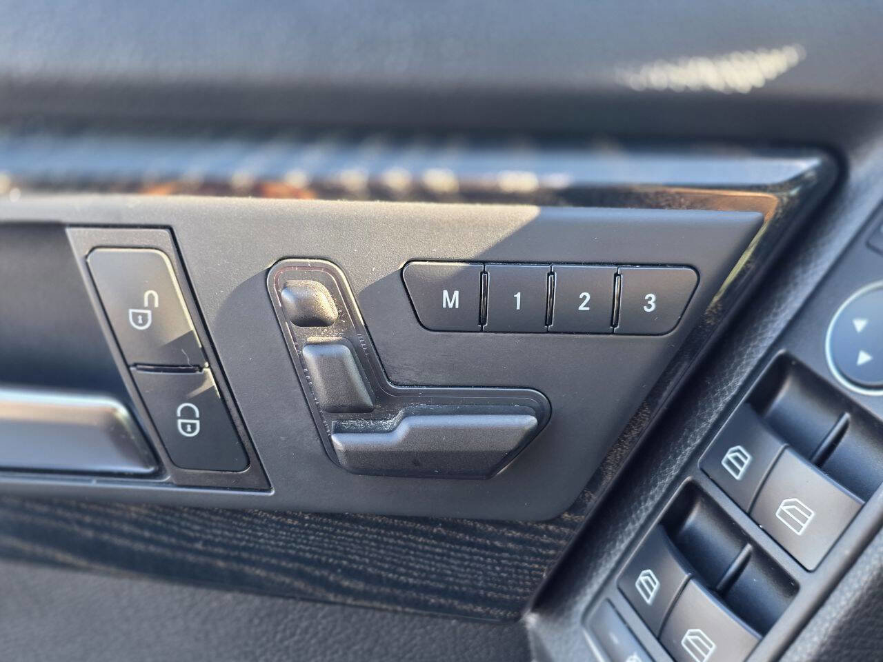 Used 2015 Mercedes-Benz GLK 350 GLK 350 4MATIC AWD 4dr SUV image 18