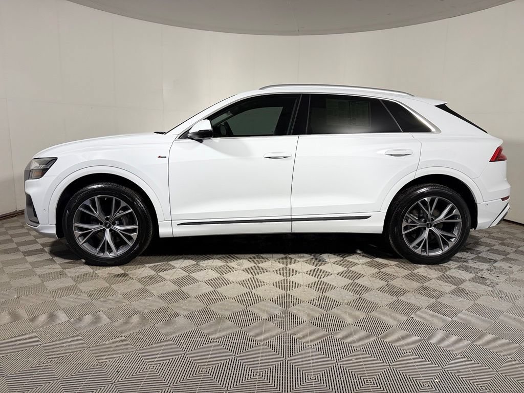Used 2023 Audi Q8 Premium Plus AWD/4WD image 3