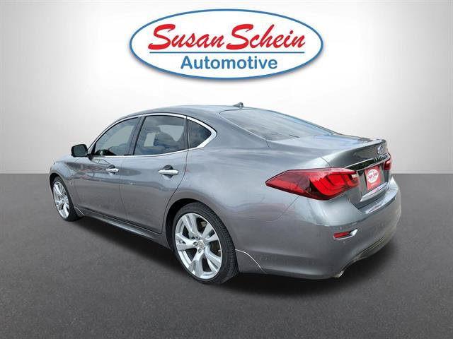 Used 2018 INFINITI Q70 Luxe w/ Sport Package RWD image 25
