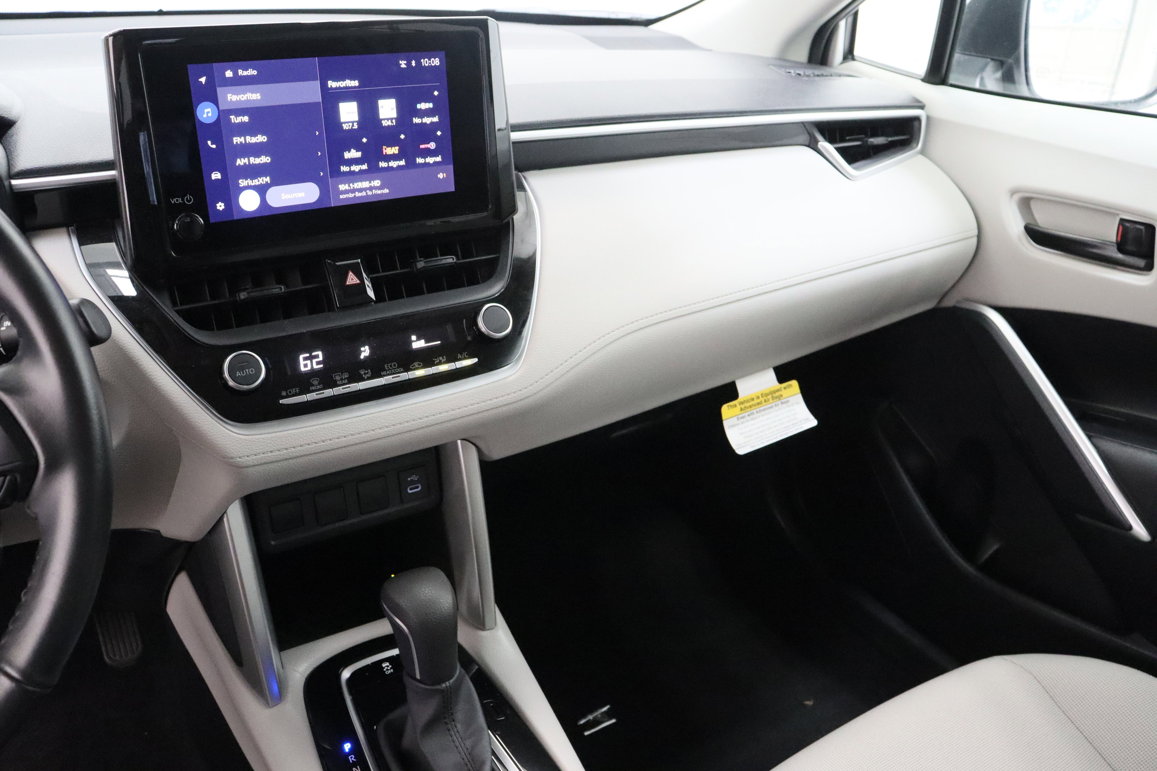 Certified 2023 Toyota Corolla Cross LE w/ Moonroof Package image 15