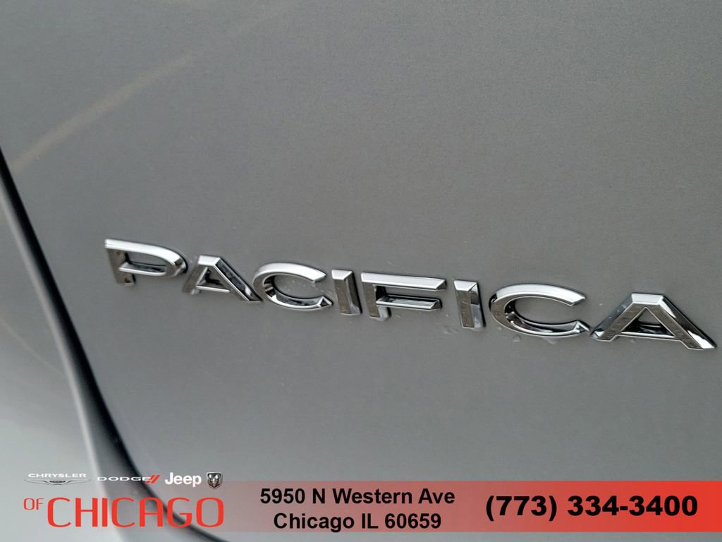 New 2026 Chrysler Pacifica Limited FWD image 6
