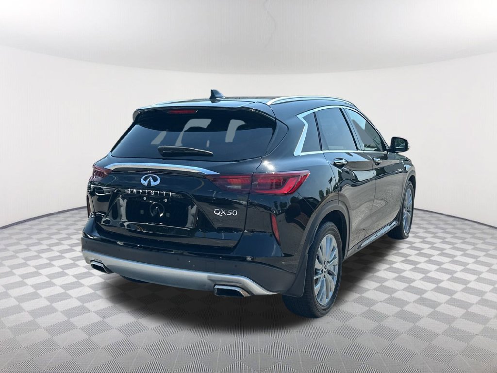 Used 2023 INFINITI QX50 Luxe FWD image 5