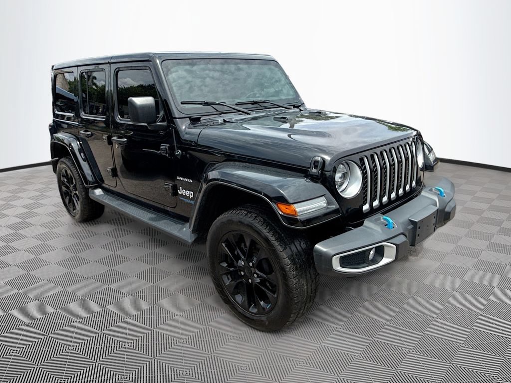 Used 2022 Jeep Wrangler Unlimited Sahara w/ Cold Weather Group AWD/4WD image 4