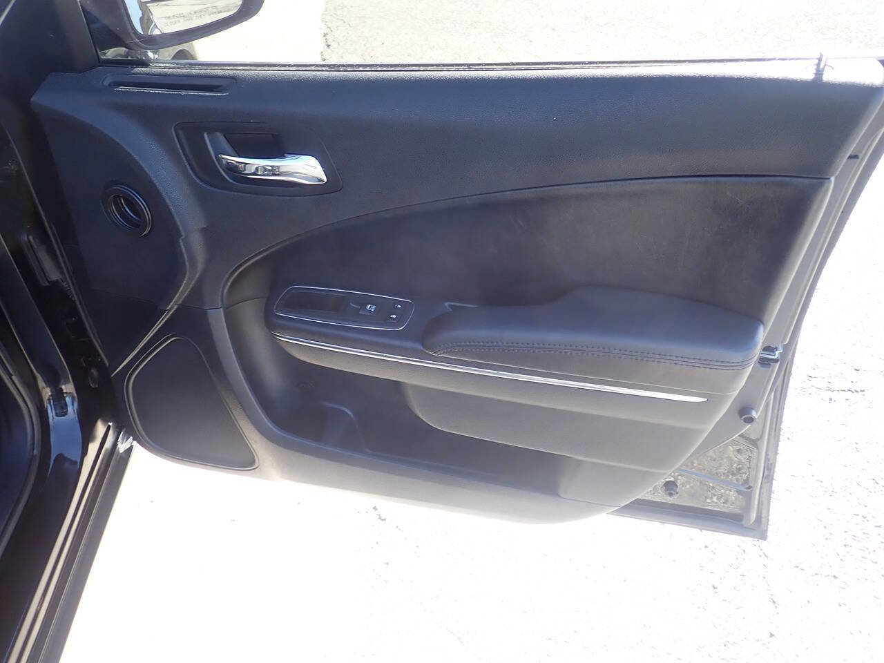 Used 2013 Dodge Charger SE image 23