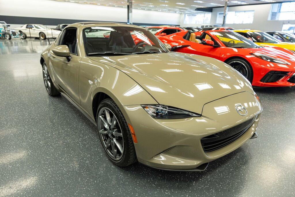 Used 2023 MAZDA MX-5 Miata Grand Touring RWD image 3