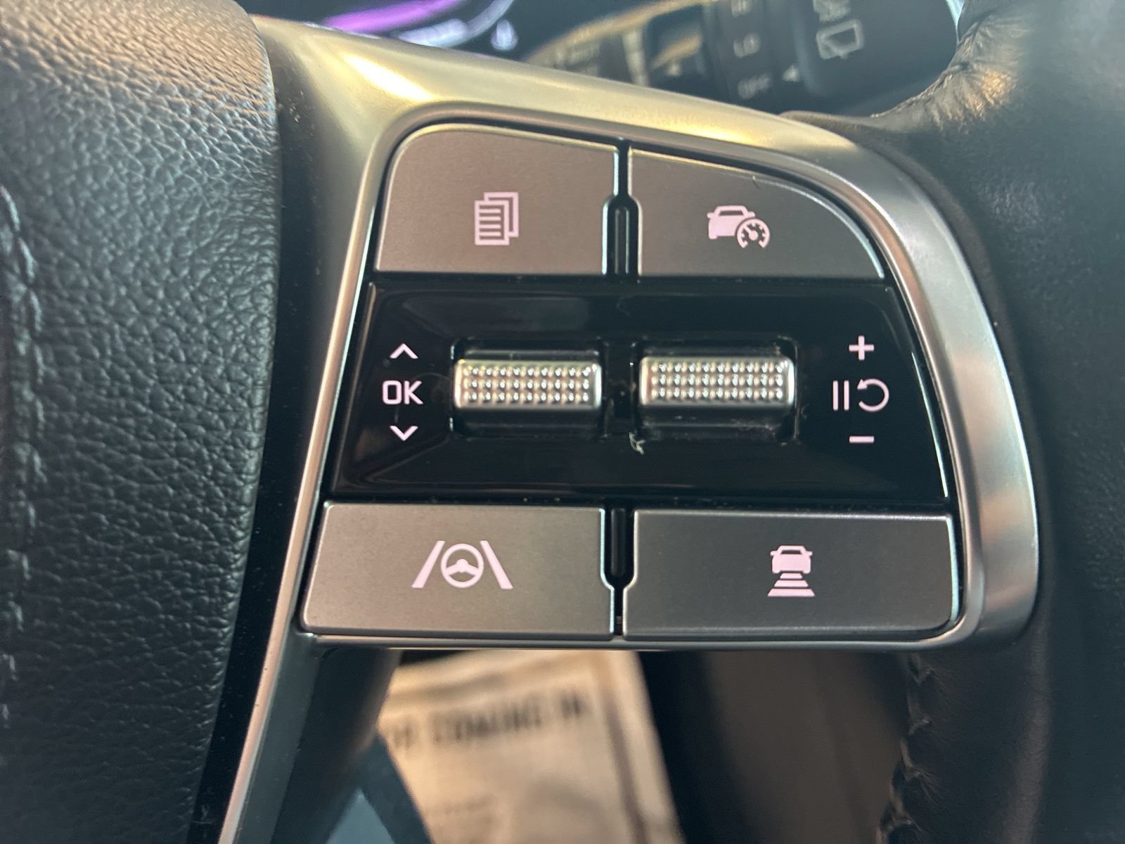 Used 2025 Kia Telluride S FWD image 24