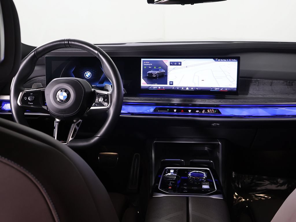 Used 2023 BMW 760i xDrive w/ Parking Assistance Package AWD/4WD image 32