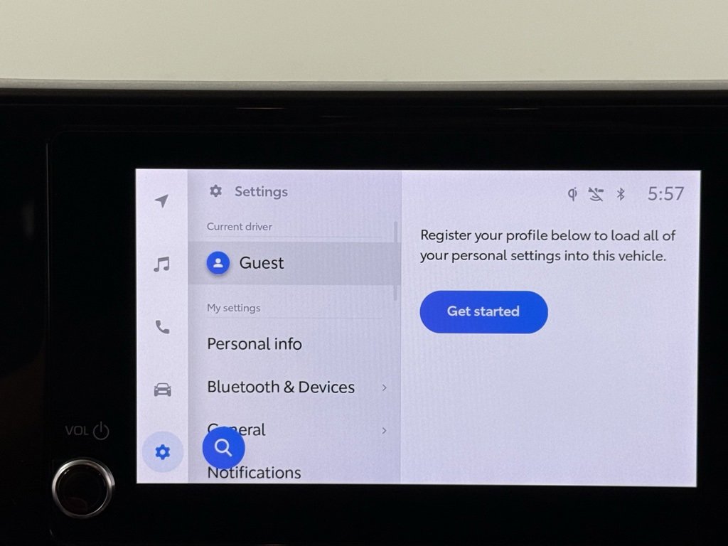 Used 2024 Toyota Highlander XLE image 32