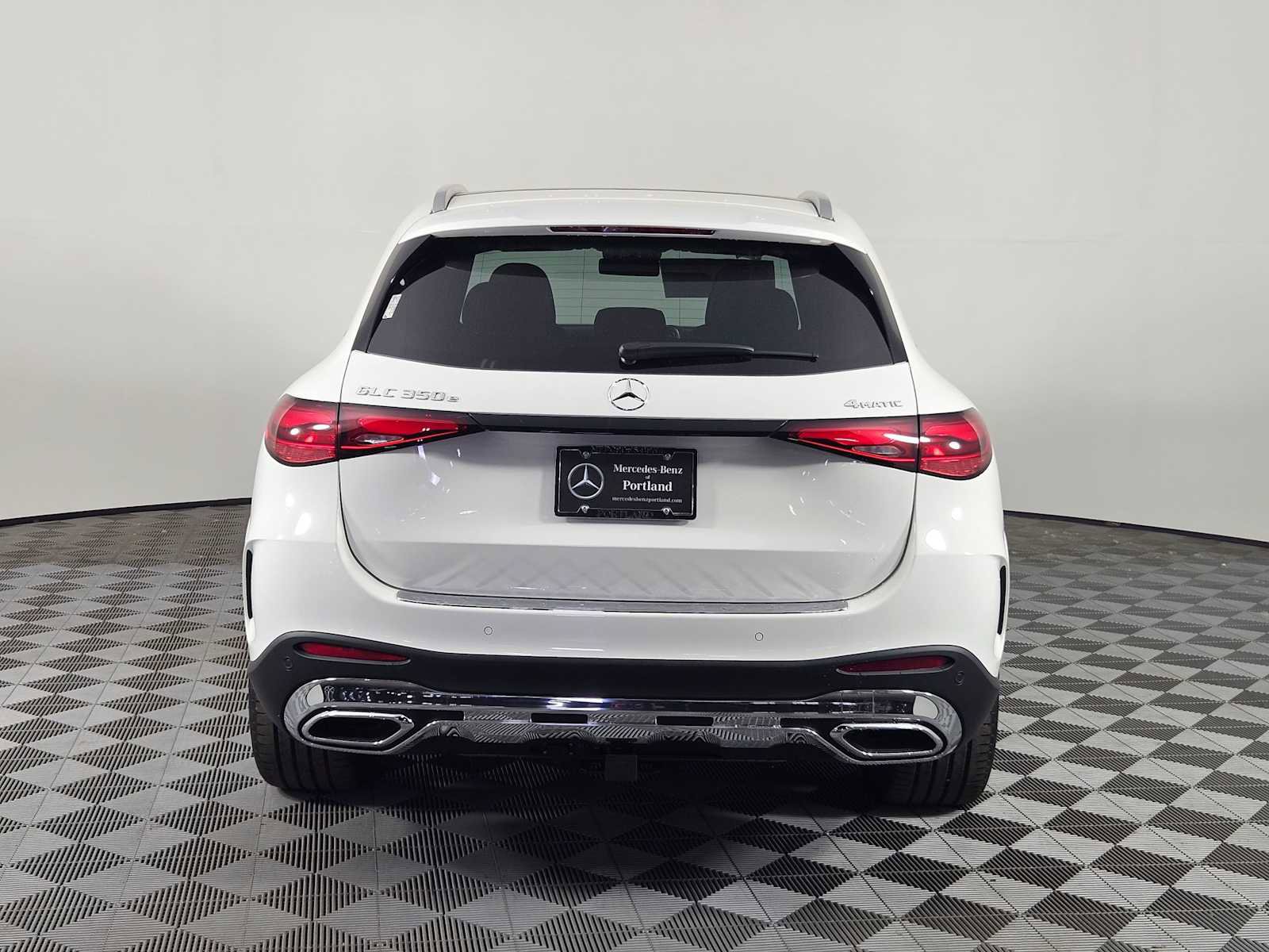 New 2025 Mercedes-Benz GLC 350e 4MATIC image 4