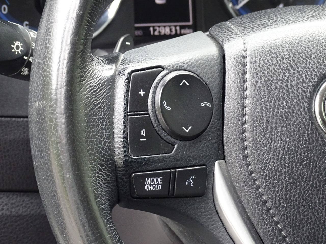 Used 2019 Toyota Corolla SE FWD image 14