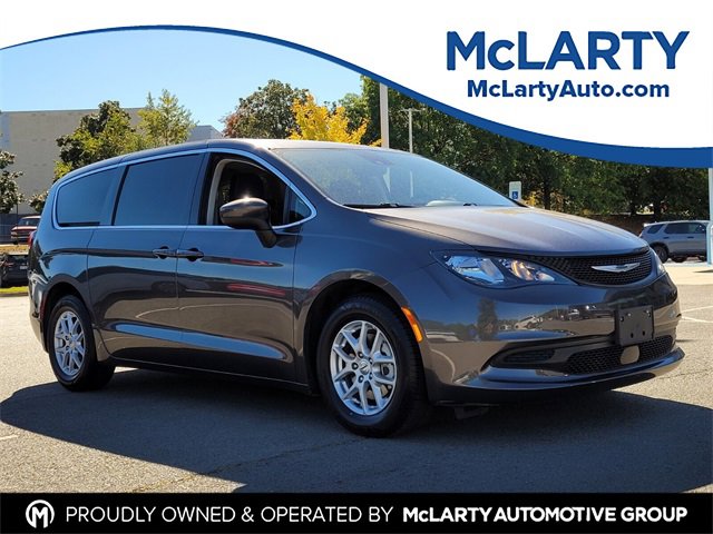 Used 2023 Chrysler Voyager LX video 1