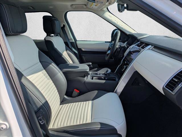 New 2025 Land Rover Discovery Dynamic SE AWD/4WD image 17