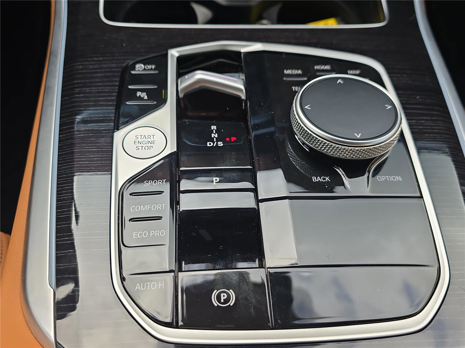 Used 2024 BMW X5 sDrive40i w/ M Sport Package image 21