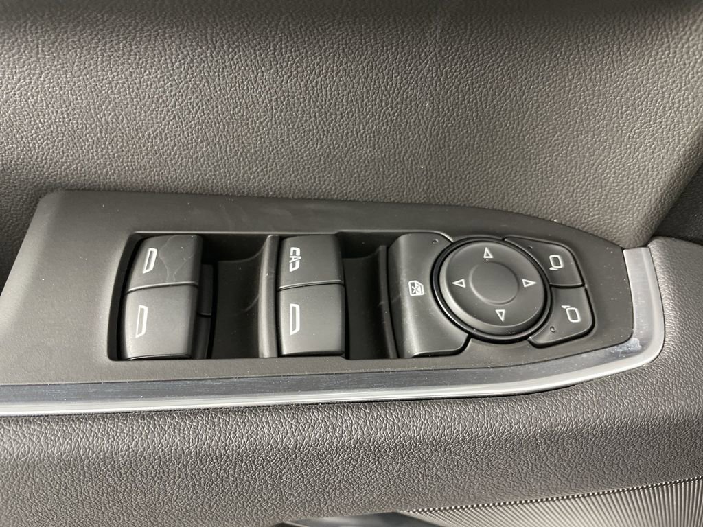 Used 2025 GMC Sierra 1500 SLE image 23