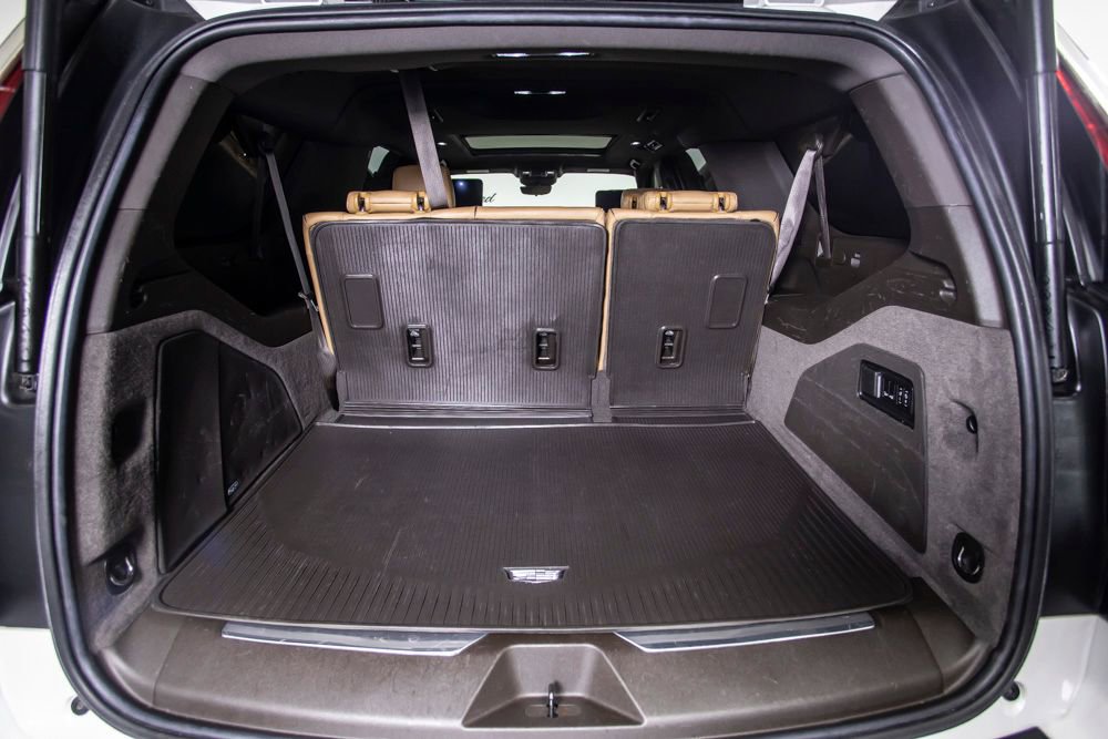 Used 2021 Cadillac Escalade ESV Premium Luxury w/ Driver Assist Tech Package image 10