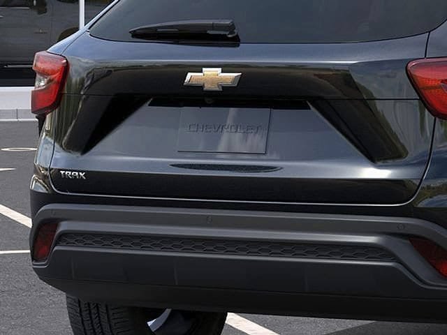 New 2026 Chevrolet Trax LS w/ LS Convenience Package FWD image 14