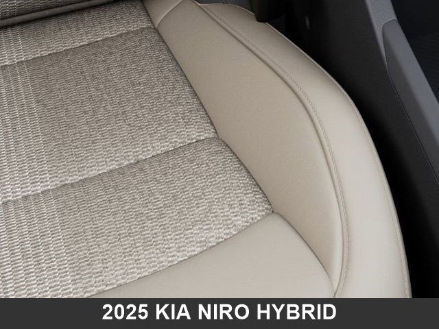 Used 2025 Kia Niro EX image 24
