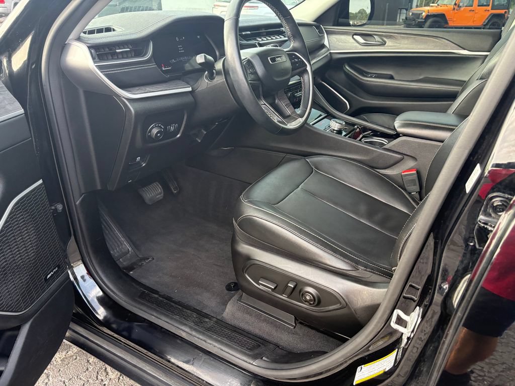 Used 2022 Jeep Grand Cherokee L Limited AWD/4WD image 15