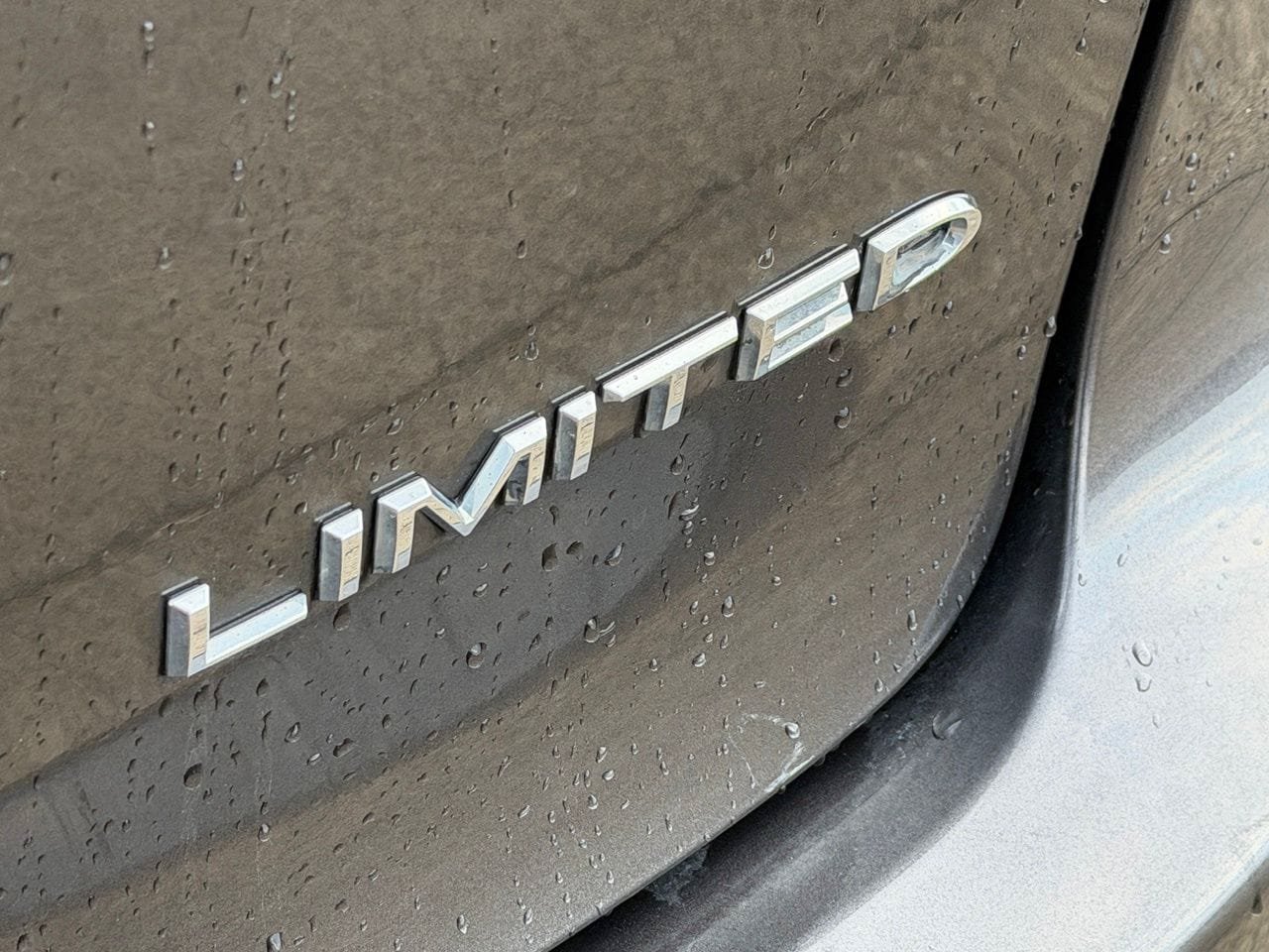 Used 2023 Chrysler Pacifica Limited FWD image 10